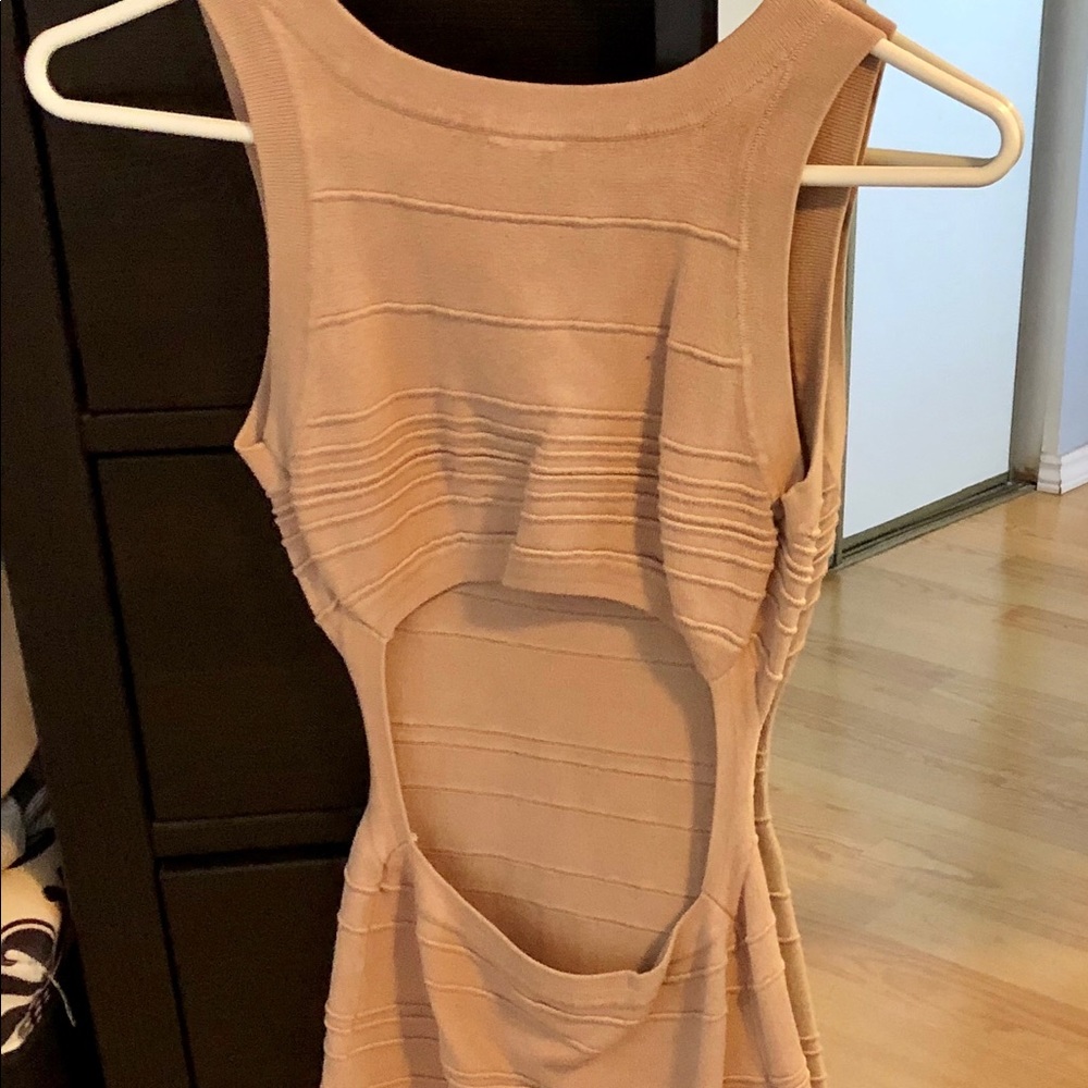 Bebe beige dress w/lower back cutout. xs/small